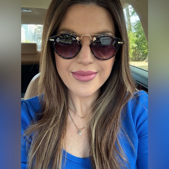 Meet your Posher, Crystal - Picture 2 of 16